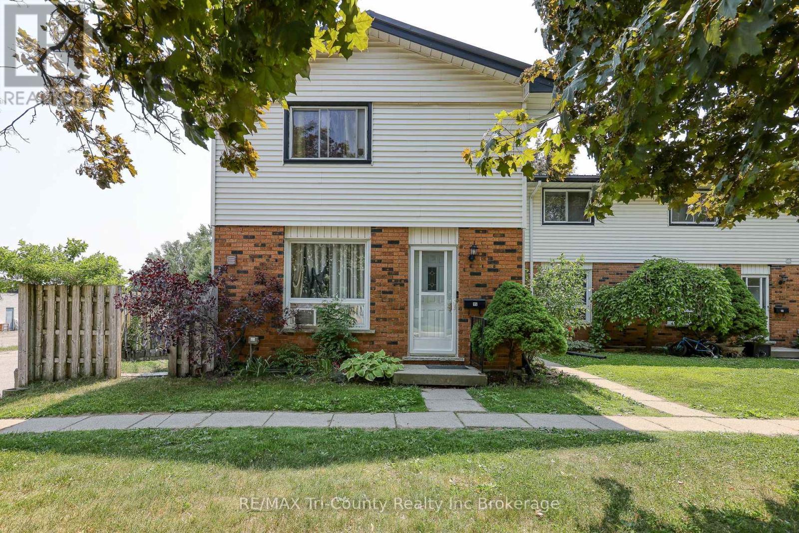 7 - 15 DEVONSHIRE AVENUE, tillsonburg, Ontario