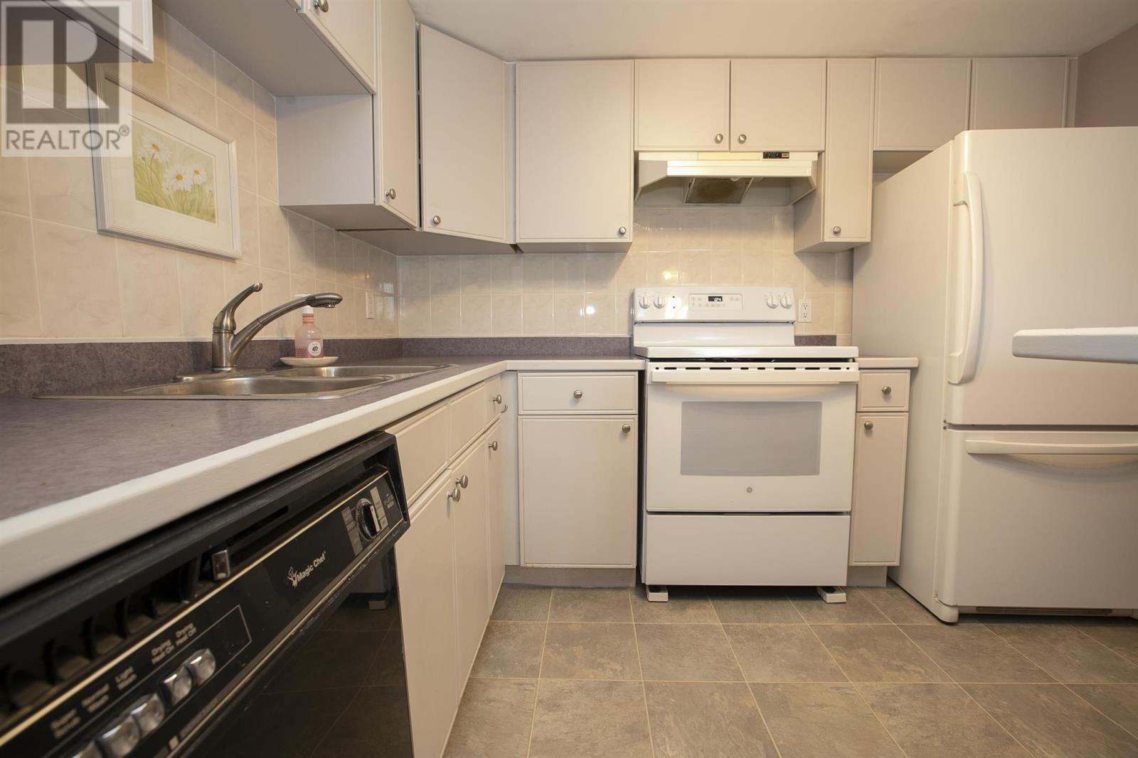 303 Macdonald Ave # 609, Sault Ste. Marie, Ontario  P6B 6G4 - Photo 5 - SM251528