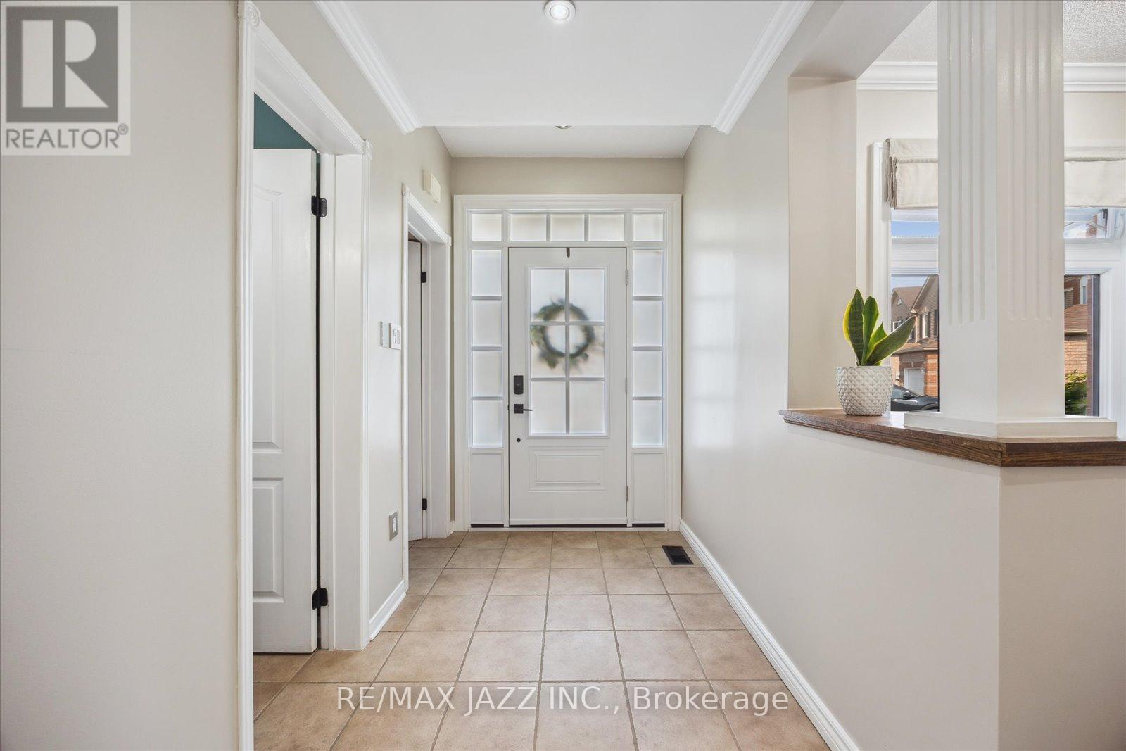 65 Fry Crescent, Clarington, Ontario  L1C 4Y3 - Photo 3 - E12216097