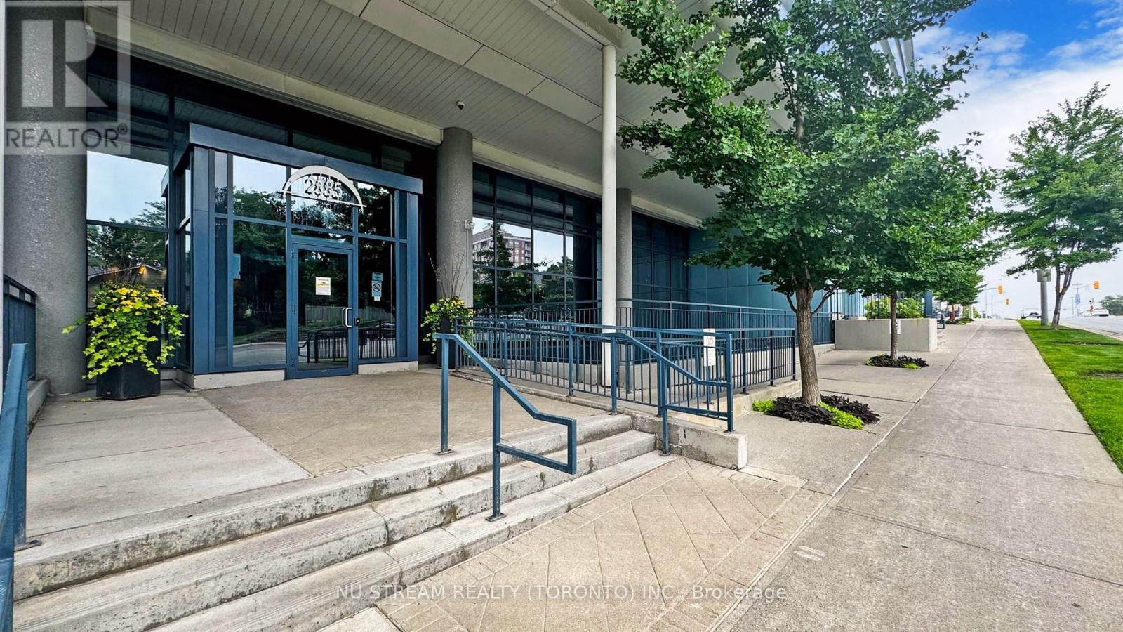 717 - 2885 Bayview Avenue, Toronto, Ontario  M2K 0A3 - Photo 3 - C12115592