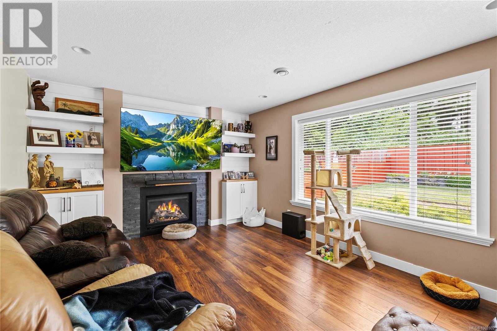 Property at 119 Grace Pl image 3
