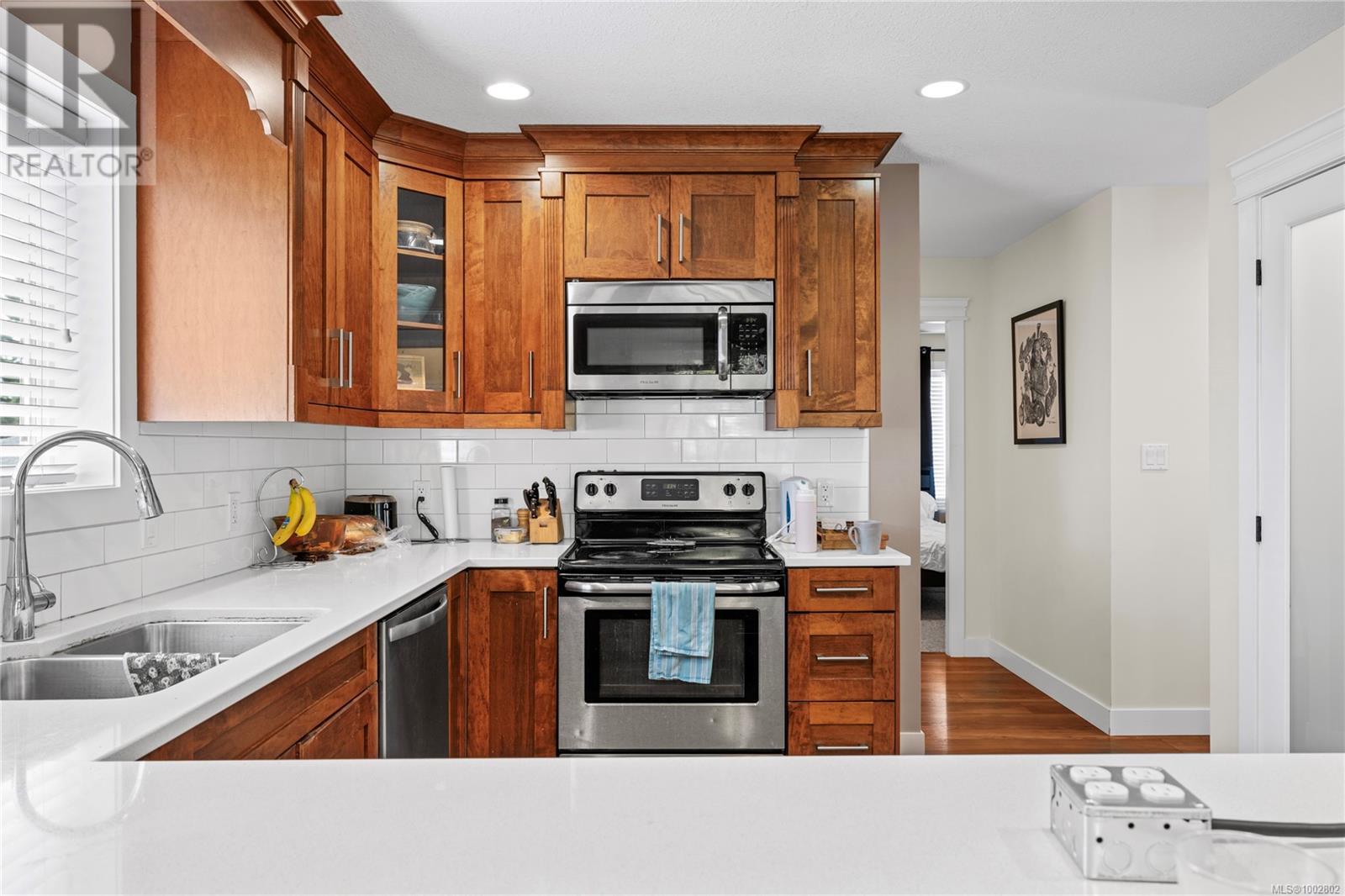 Property at 119 Grace Pl image 4