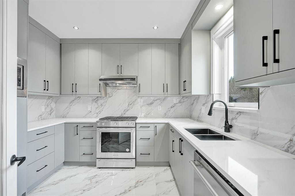 13915 Blackburn Avenue, White Rock, British Columbia  V4B 3H9 - Photo 12 - R3014403