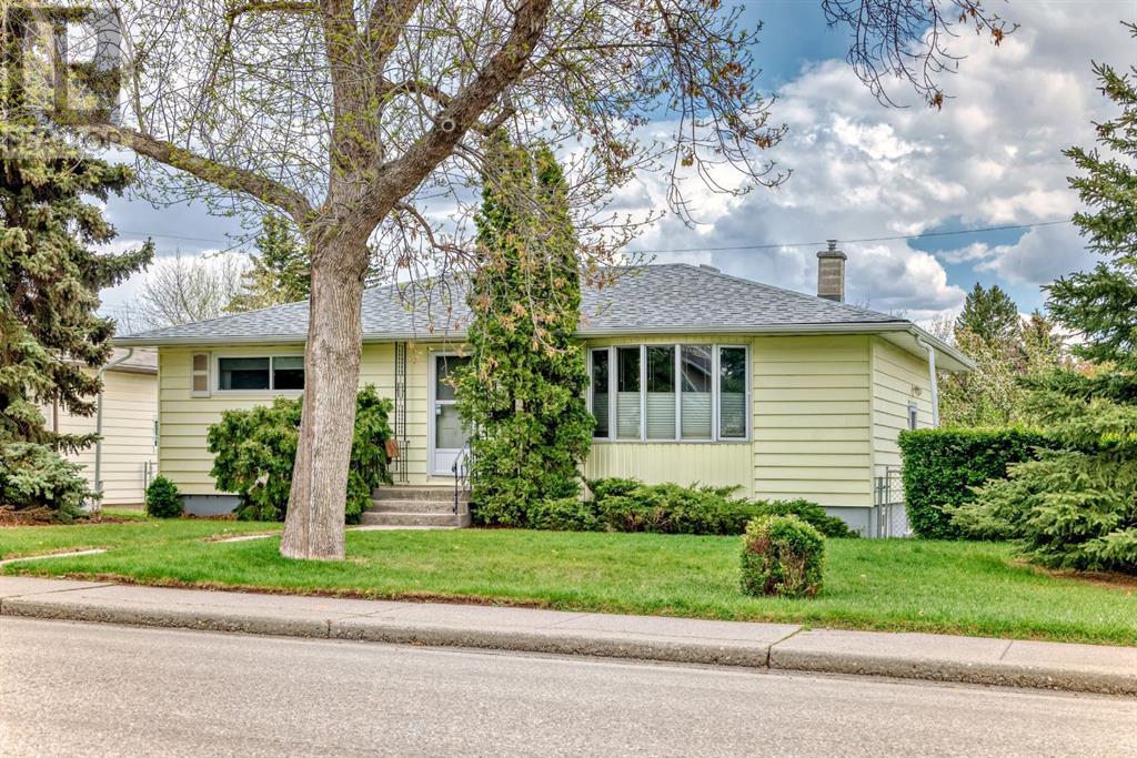 Property at 48 Hudson Road NW image 1