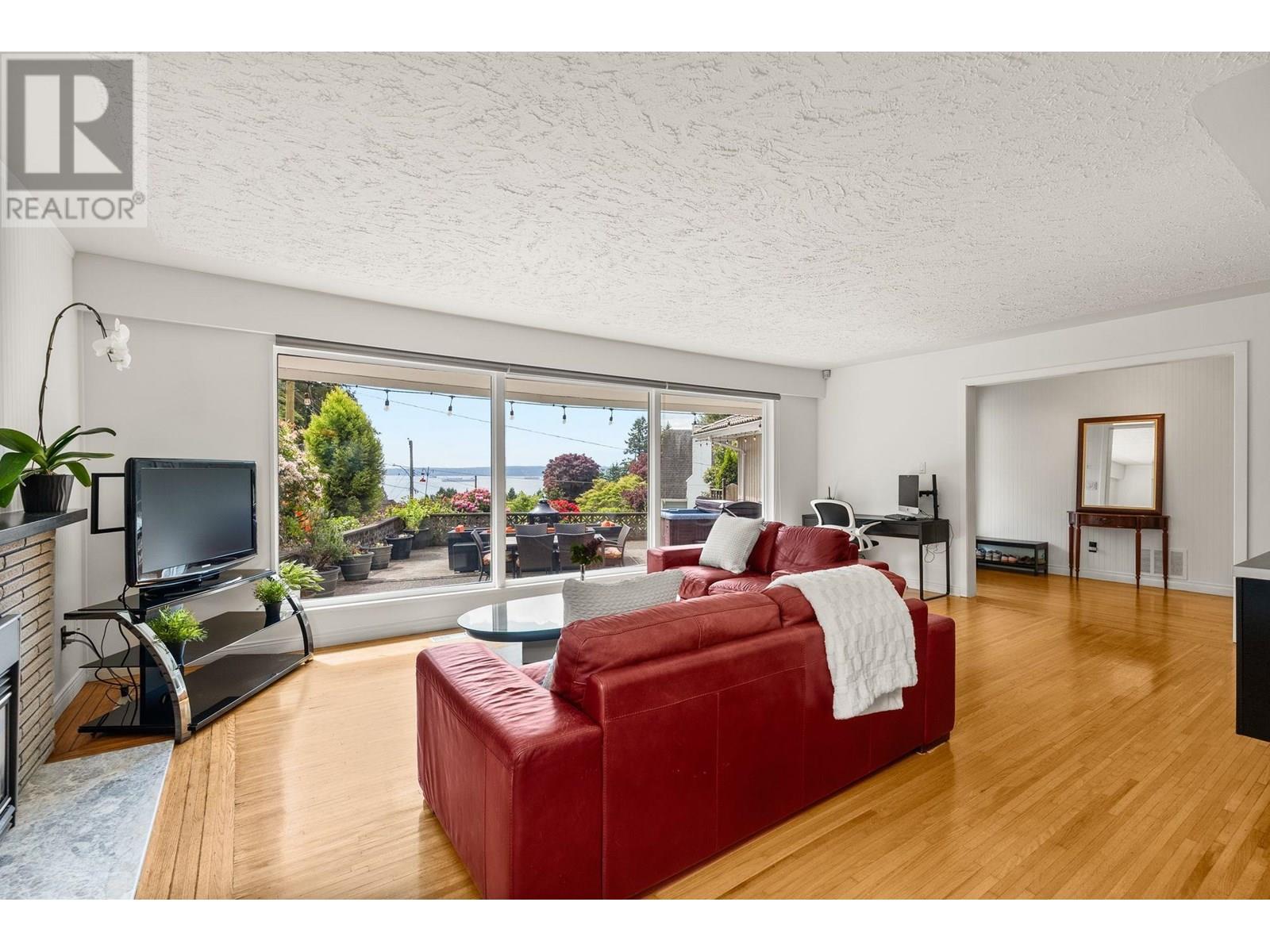 Property at 4780 ESTEVAN PLACE image 3