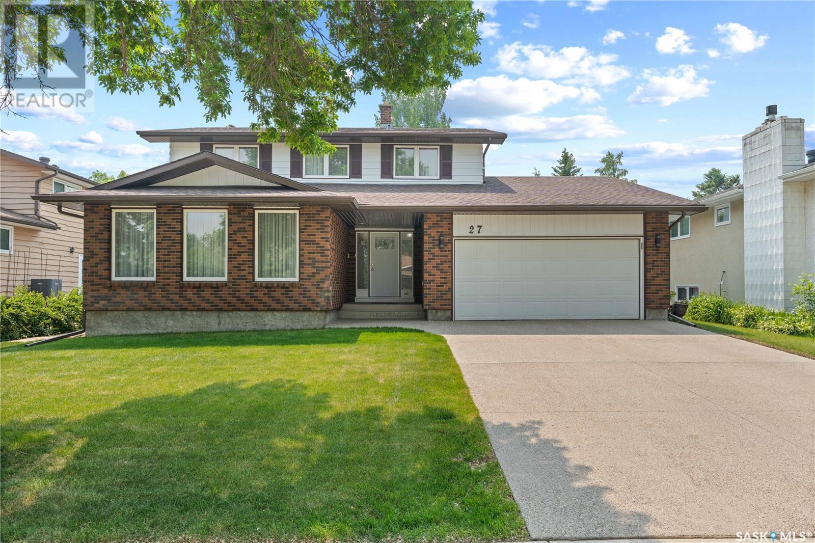 27 Green Meadow ROAD, regina, Saskatchewan