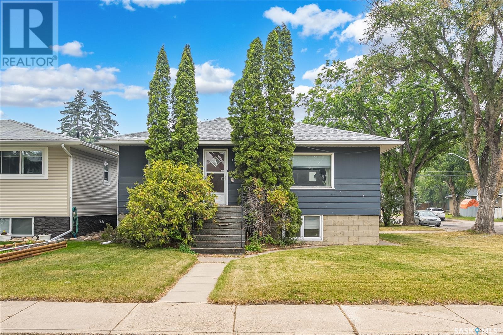 1201 M AVENUE S, saskatoon, Saskatchewan