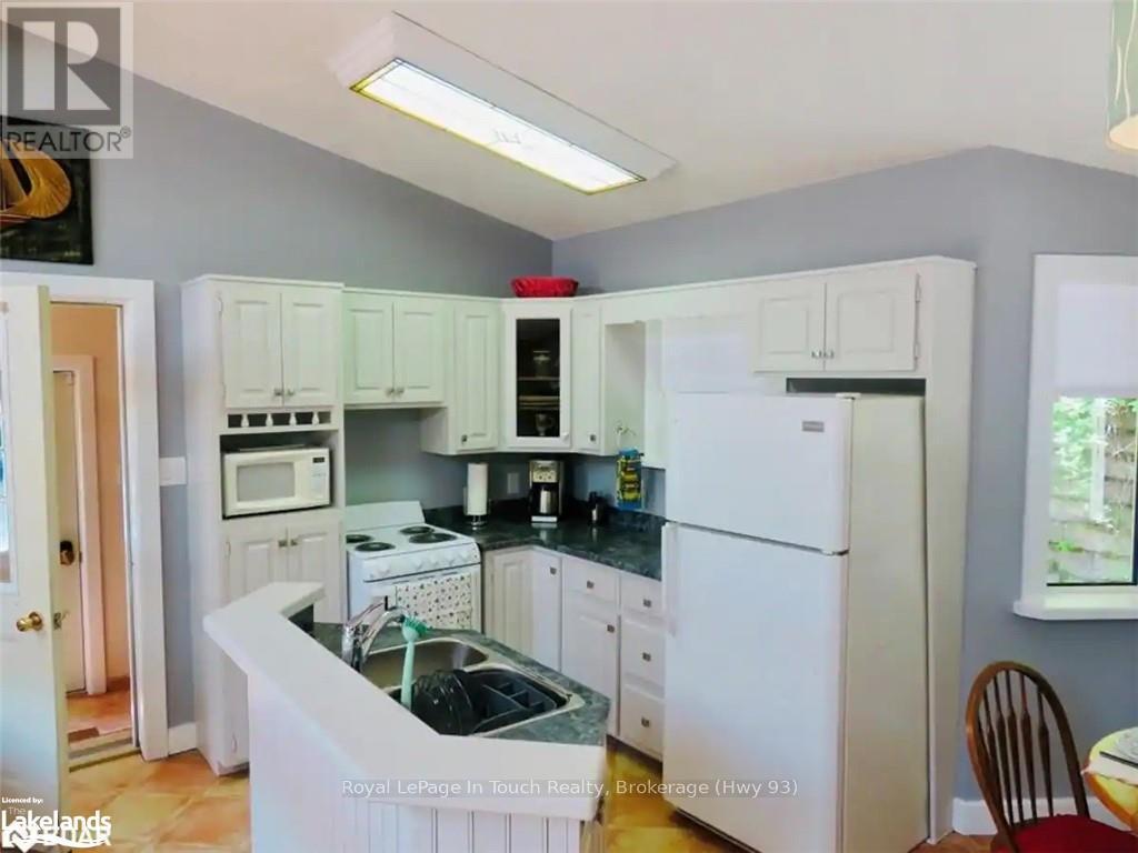 468 Champlain Road, Penetanguishene, Ontario  L9M 1S5 - Photo 7 - S10435058