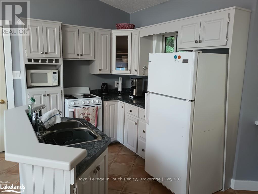 468 Champlain Road, Penetanguishene, Ontario  L9M 1S5 - Photo 8 - S10435058