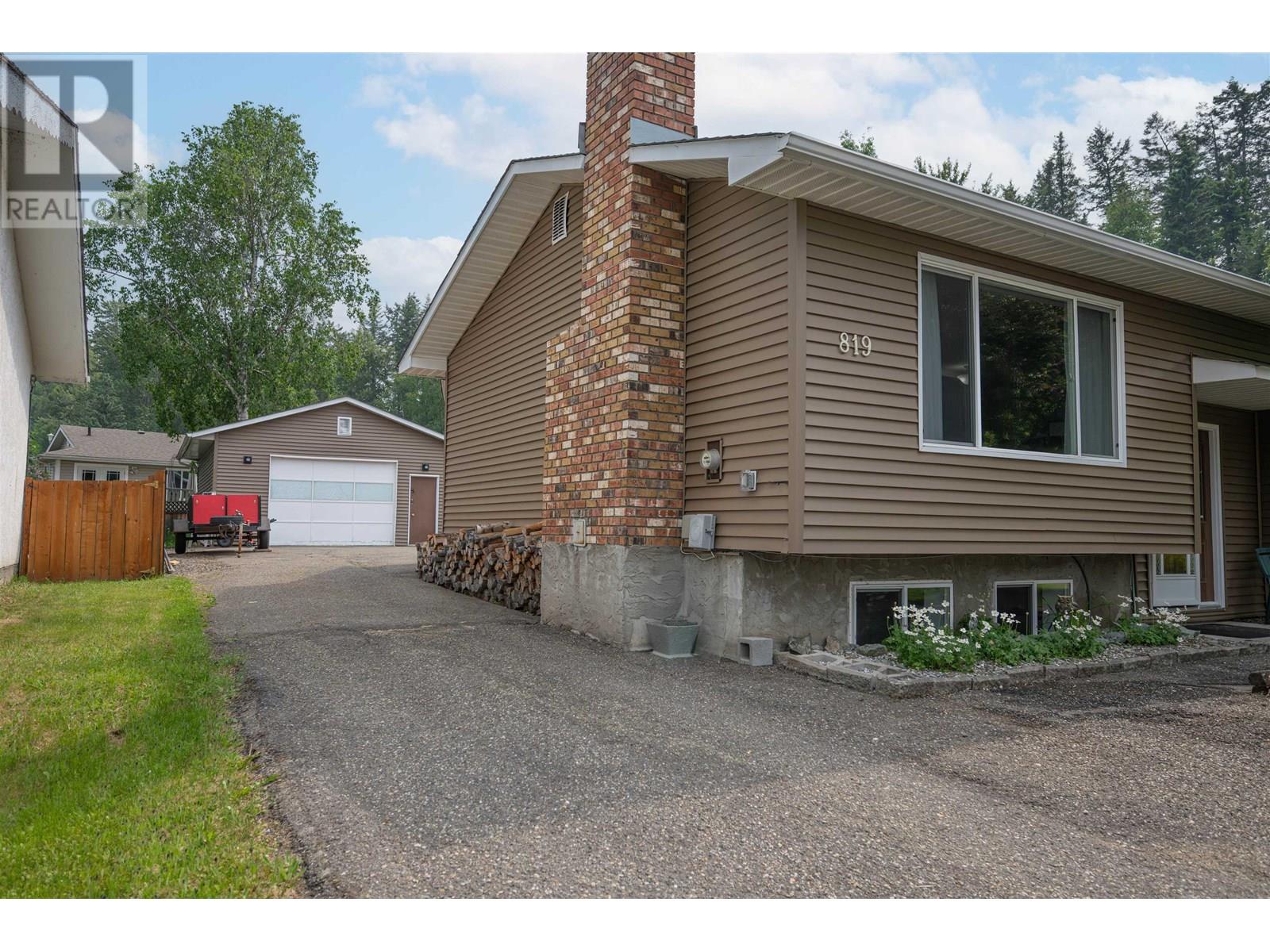 819 Blair Crescent, Prince George, British Columbia  V2M 6H4 - Photo 2 - R3015194