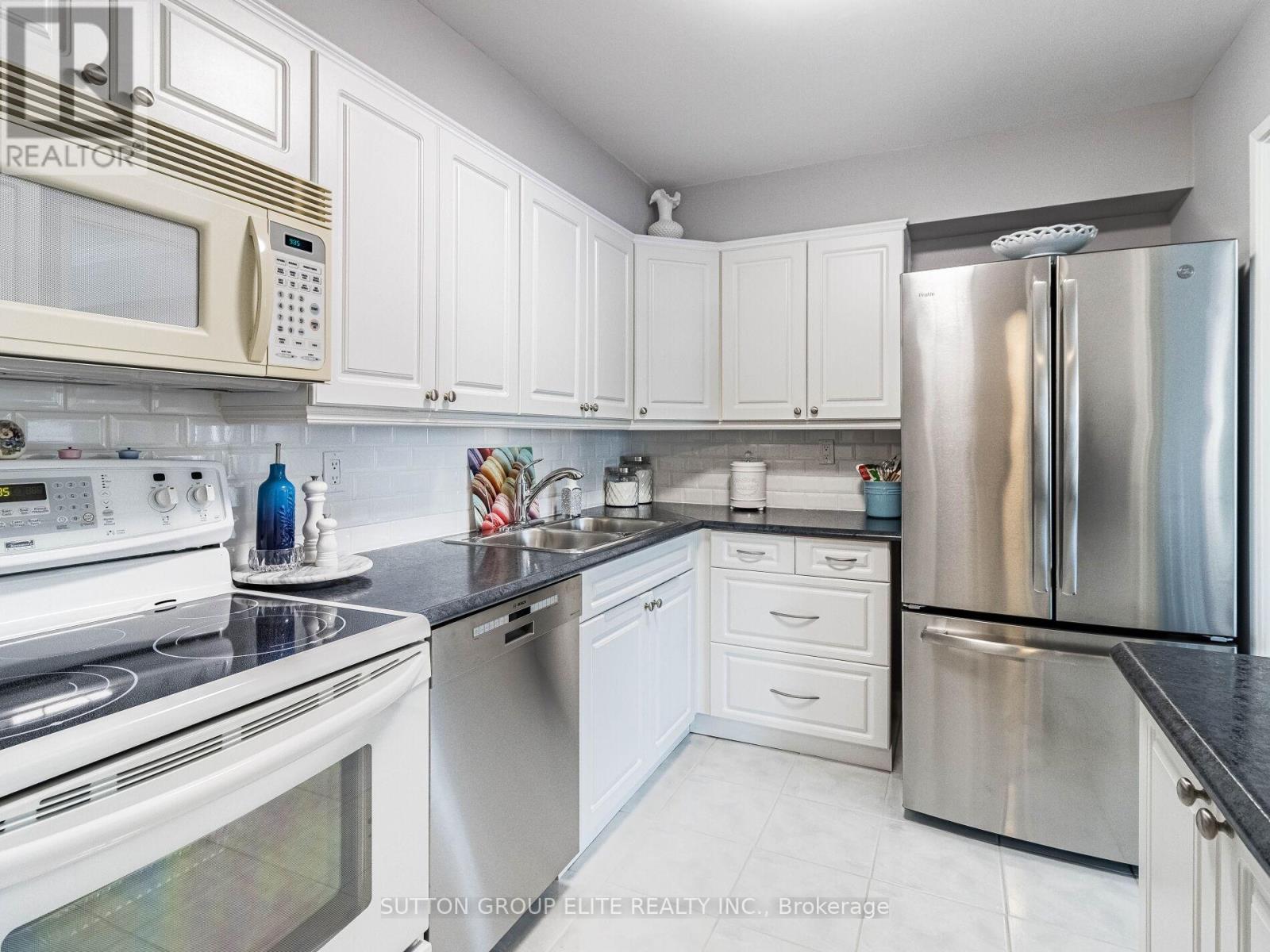 1704 - 50 Elm Drive E, Mississauga, Ontario  L5A 3X2 - Photo 35 - W12154480
