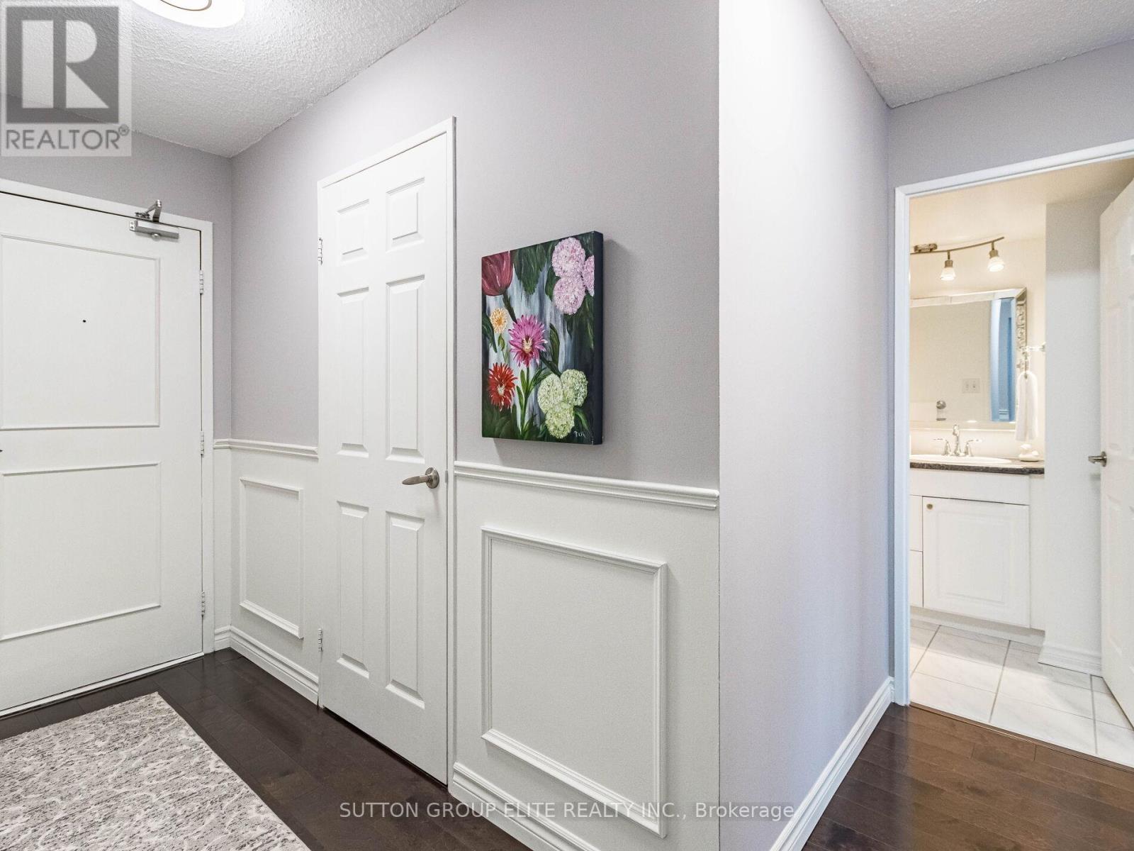 1704 - 50 Elm Drive E, Mississauga, Ontario  L5A 3X2 - Photo 23 - W12154480
