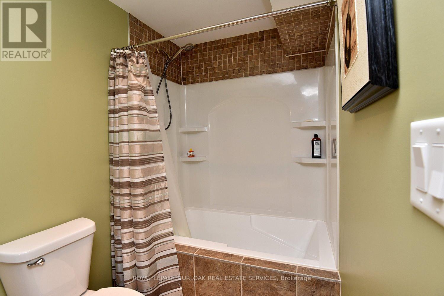 11 Ecker Lane, Hamilton, Ontario  L0R 1C0 - Photo 25 - X12168450