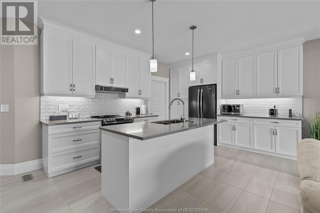 443 Martinique, Windsor, Ontario  N8P 0E7 - Photo 11 - 25014847