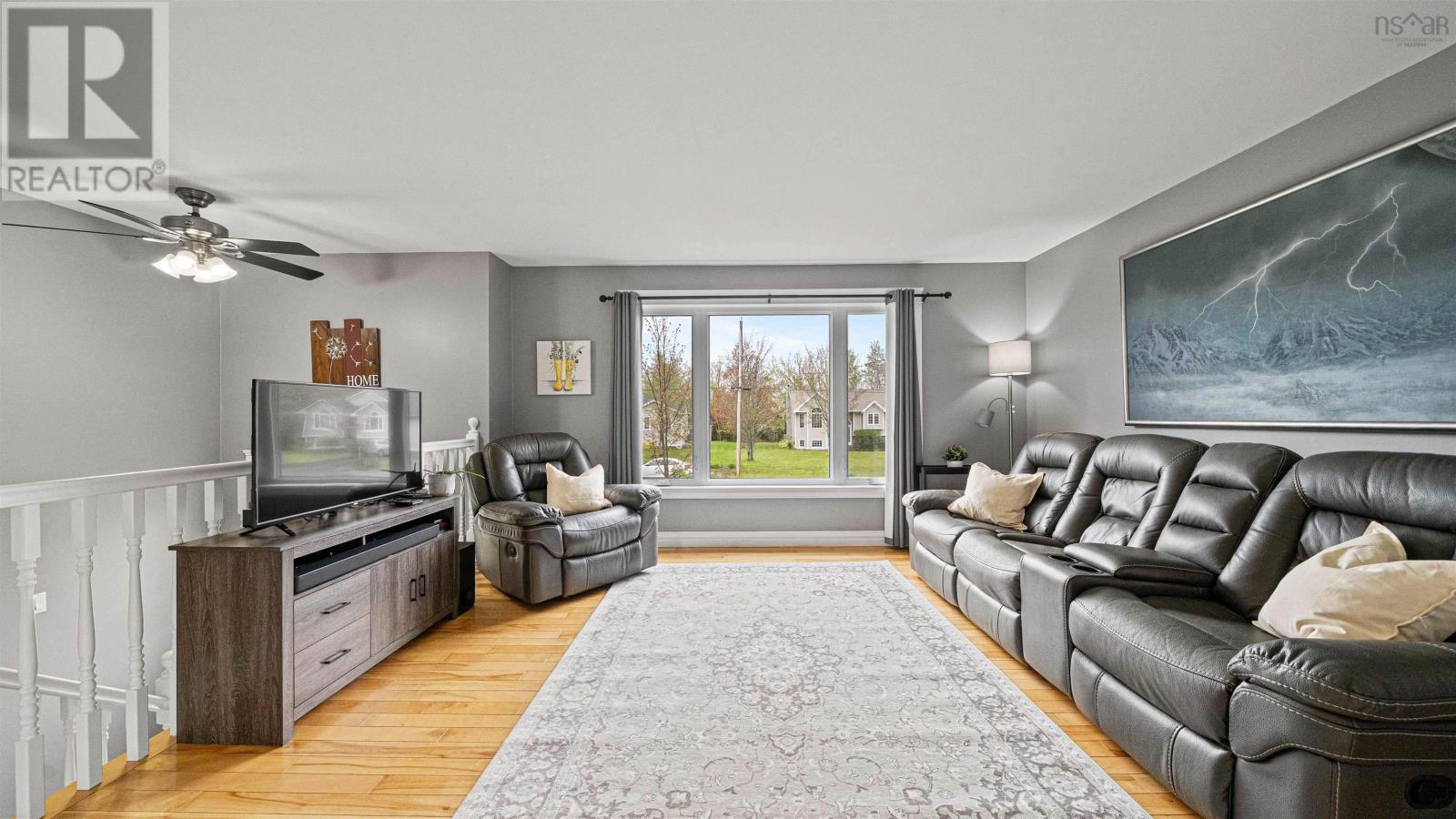 Property at 73 Poplar Drive image 3