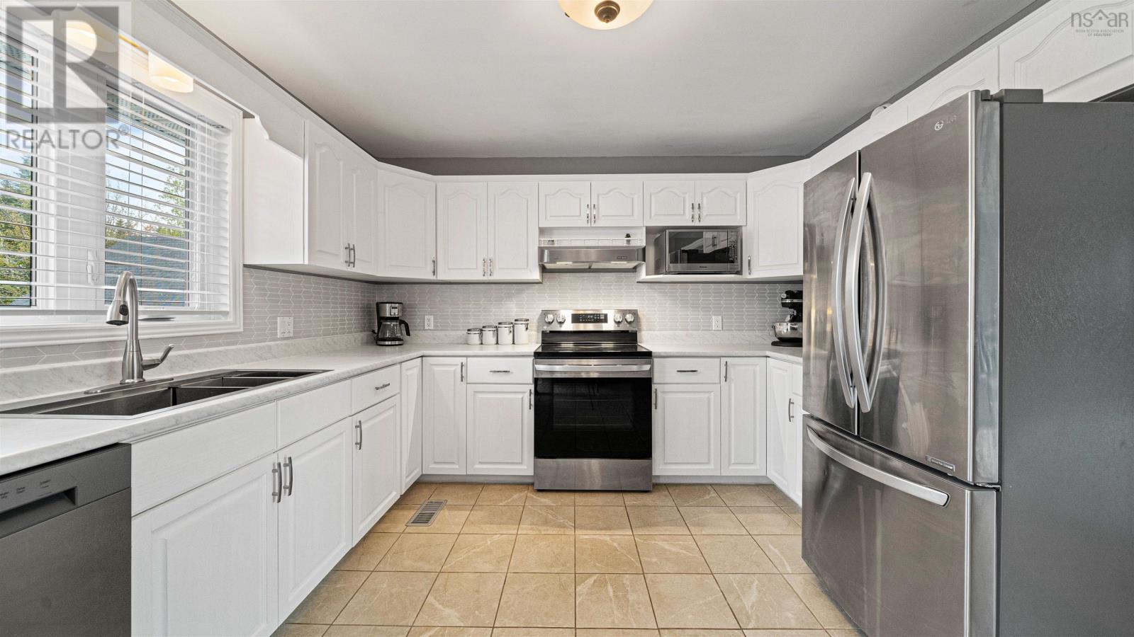 Property at 73 Poplar Drive image 5