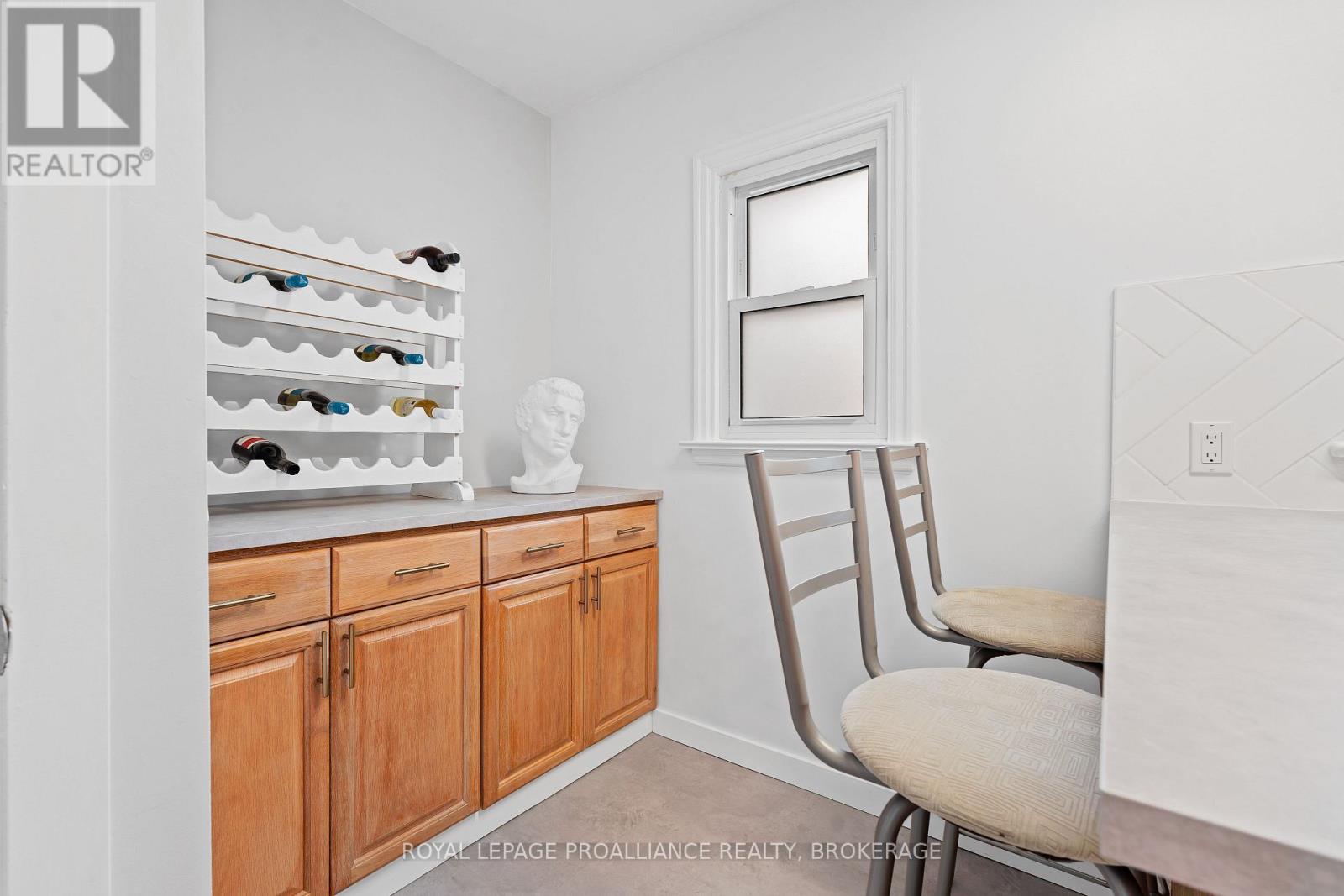 216 Phillips Street, Kingston (West Of Sir John A. Blvd), Ontario  K7M 3A1 - Photo 11 - X12219007