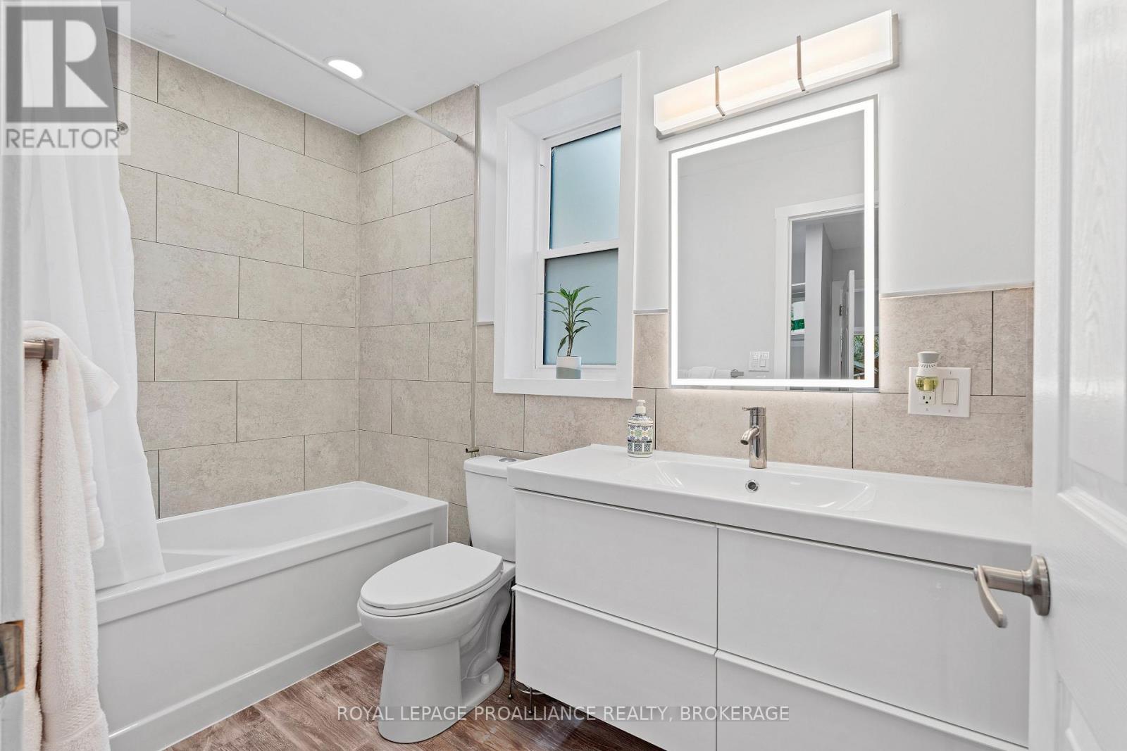 216 Phillips Street, Kingston (West Of Sir John A. Blvd), Ontario  K7M 3A1 - Photo 18 - X12219007