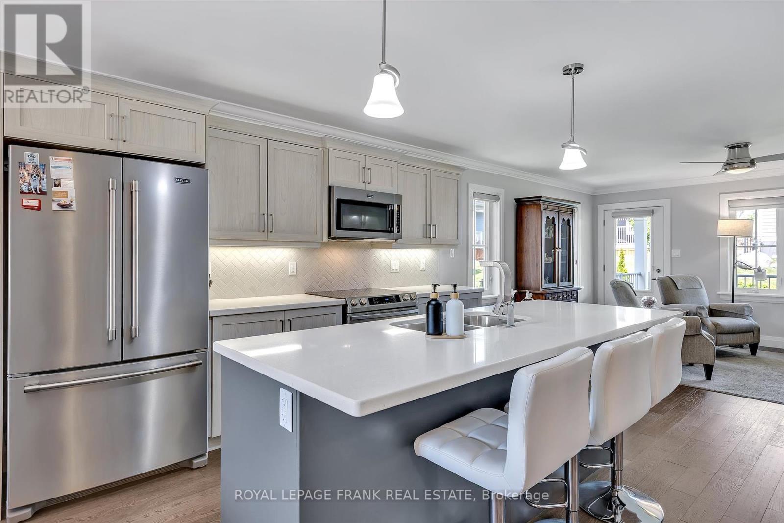 9 Irons Avenue, Selwyn, Ontario K0L 2H0 - Photo 12 - X12219032