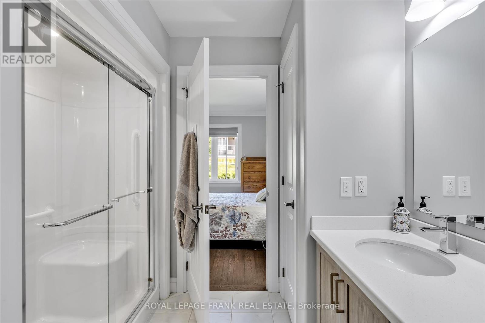 9 Irons Avenue, Selwyn, Ontario K0L 2H0 - Photo 18 - X12219032