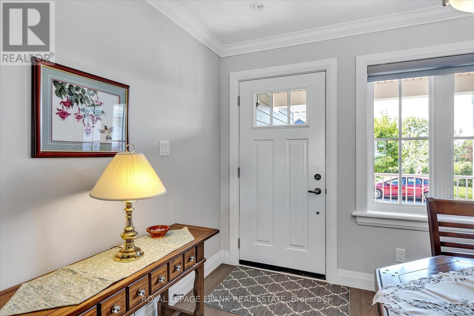 9 Irons Avenue, Selwyn, Ontario K0L 2H0 - Photo 4 - X12219032