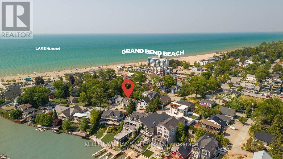 40 Lakeside Circle, Lambton Shores (Grand Bend), Ontario  N0M 1T0 - Photo 2 - X12218887