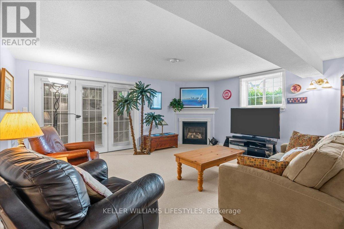 40 Lakeside Circle, Lambton Shores (Grand Bend), Ontario  N0M 1T0 - Photo 29 - X12218887