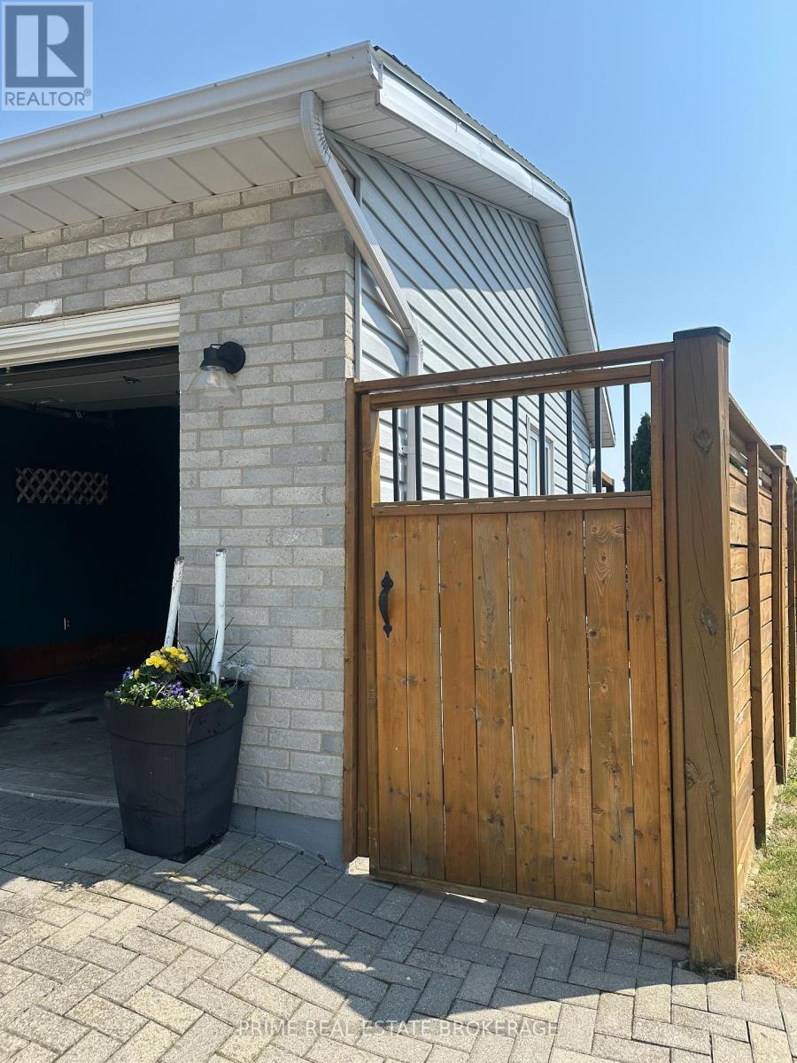 35 Athlone Road, Chatham-Kent (Tilbury), Ontario  N0P 2L0 - Photo 21 - X12218961