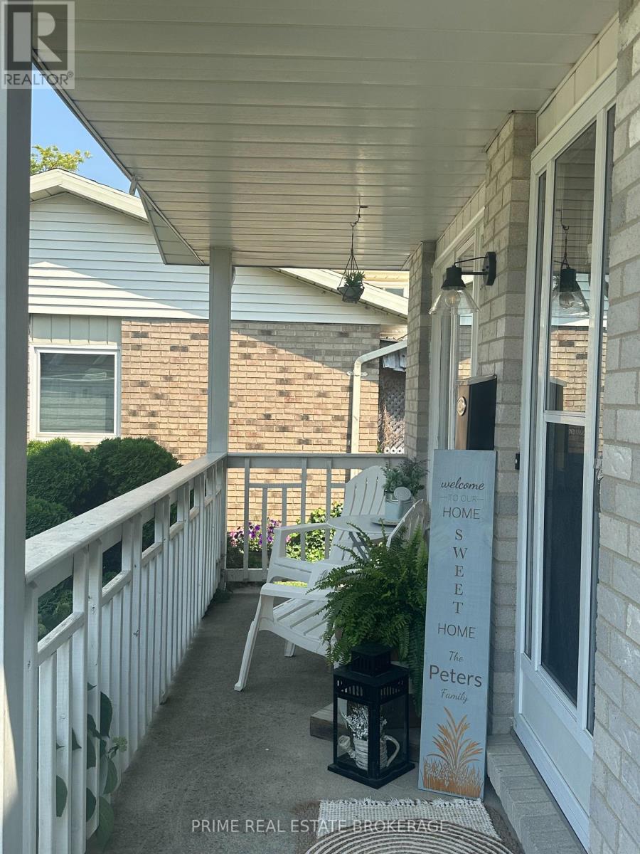 35 Athlone Road, Chatham-Kent (Tilbury), Ontario  N0P 2L0 - Photo 5 - X12218961