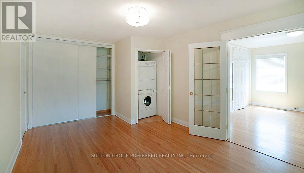 359 Ridout Street S, London South (South G), Ontario  N6C 3Z6 - Photo 11 - X12219055
