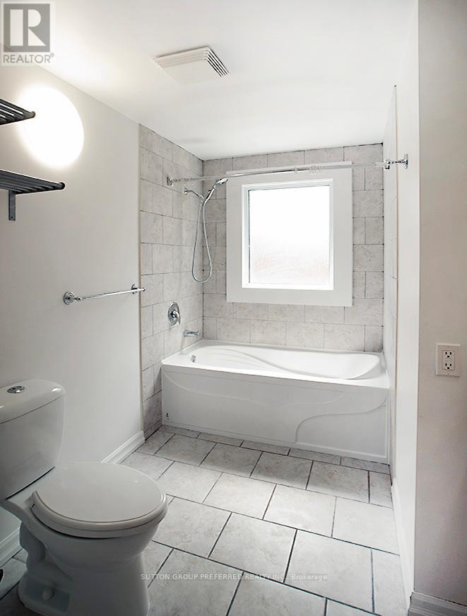 359 Ridout Street S, London South (South G), Ontario  N6C 3Z6 - Photo 12 - X12219055