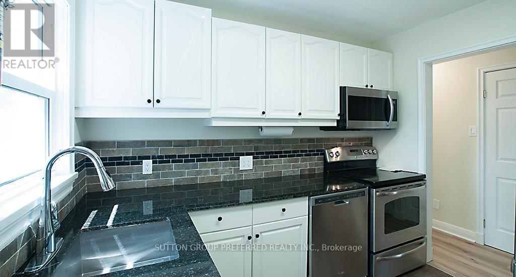 359 Ridout Street S, London South (South G), Ontario  N6C 3Z6 - Photo 5 - X12219055
