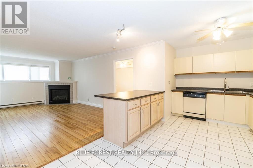 108 - 9 Jacksway Crescent, London North (North G), Ontario  N5X 3T6 - Photo 5 - X12219073