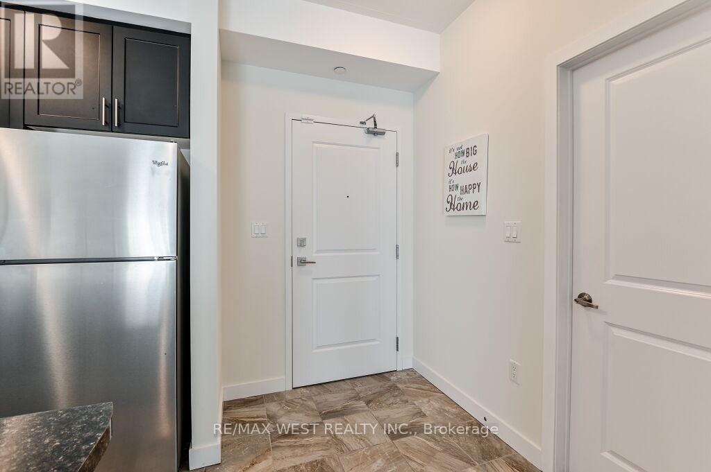 115 - 35 Southshore Crescent, Hamilton, Ontario  L8E 0J2 - Photo 4 - X12212773
