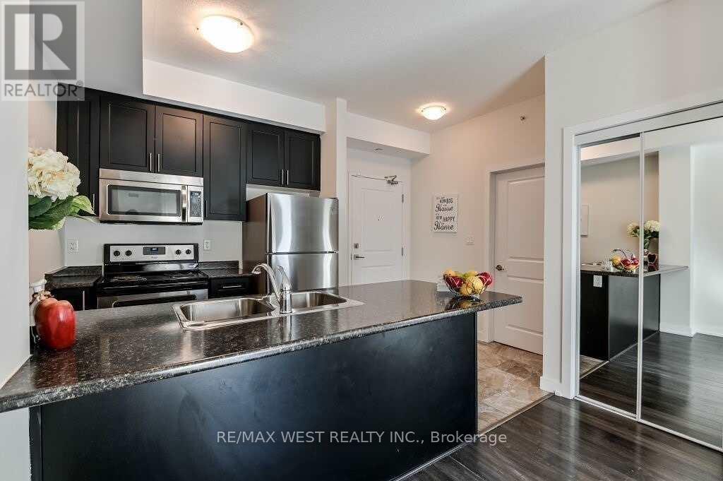 115 - 35 Southshore Crescent, Hamilton, Ontario  L8E 0J2 - Photo 6 - X12212773