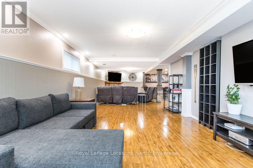 158 Fernbrook Drive, Wasaga Beach, Ontario  L9Z 1G9 - Photo 34 - S12219082