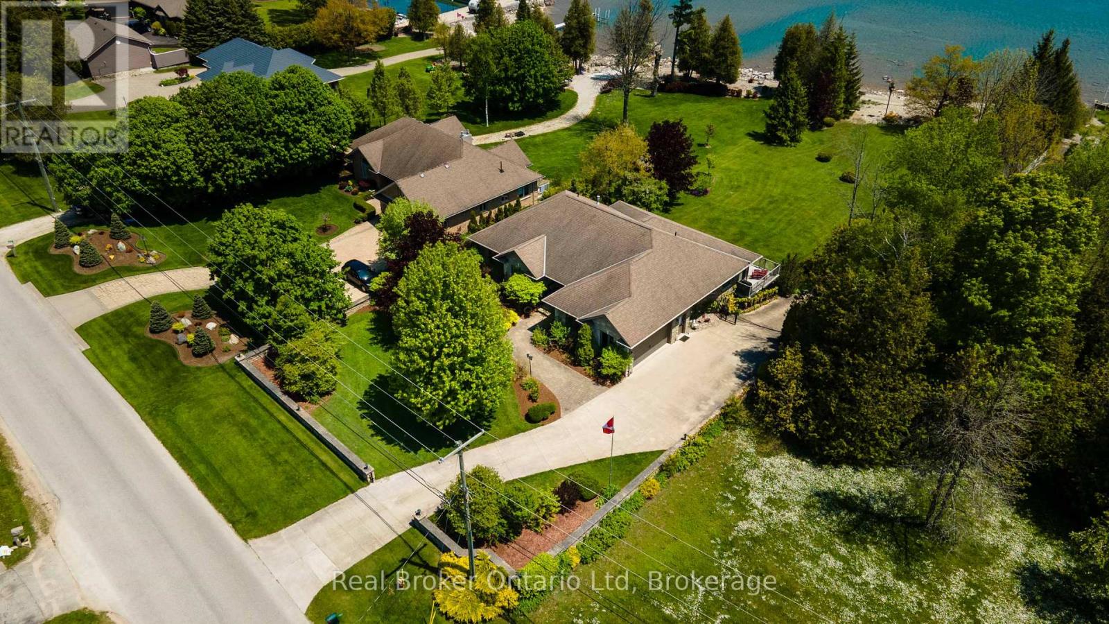 361 Balmy Beach Road, Georgian Bluffs, Ontario  N4K 5N4 - Photo 2 - X12218936