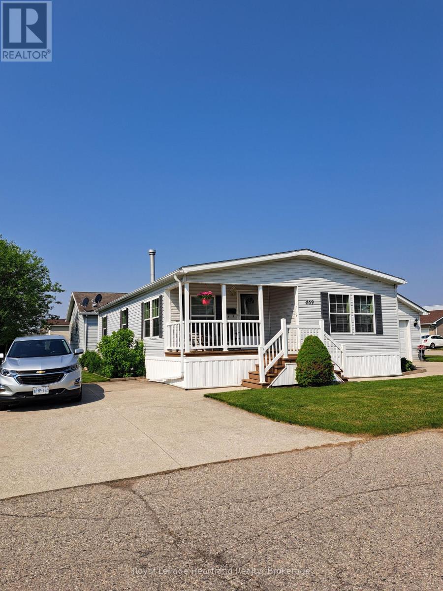 469 Richard Crescent, Strathroy Caradoc, Ontario  N7G 3P4 - Photo 2 - X12219015