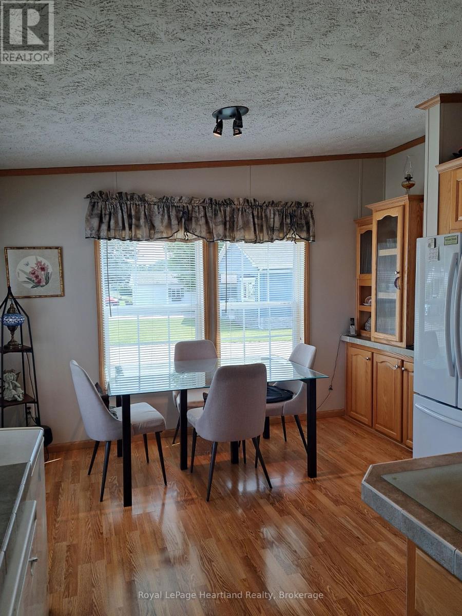 469 Richard Crescent, Strathroy Caradoc, Ontario  N7G 3P4 - Photo 3 - X12219015