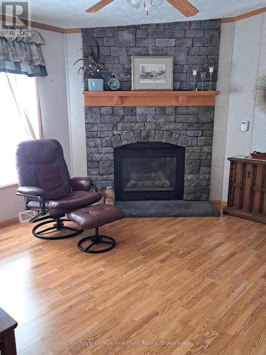 469 Richard Crescent, Strathroy Caradoc, Ontario  N7G 3P4 - Photo 7 - X12219015