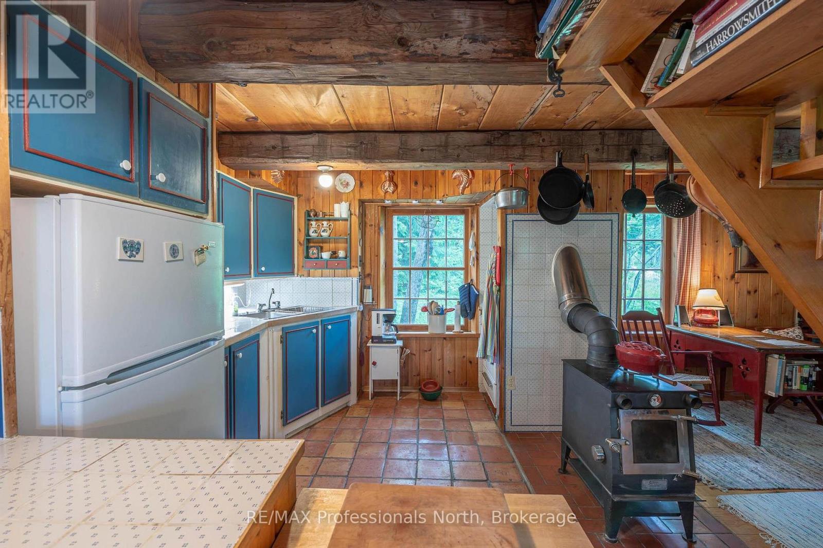 1129 Koshlong Lake Road, Dysart Et Al, Ontario  K0M 1S0 - Photo 10 - X12219081