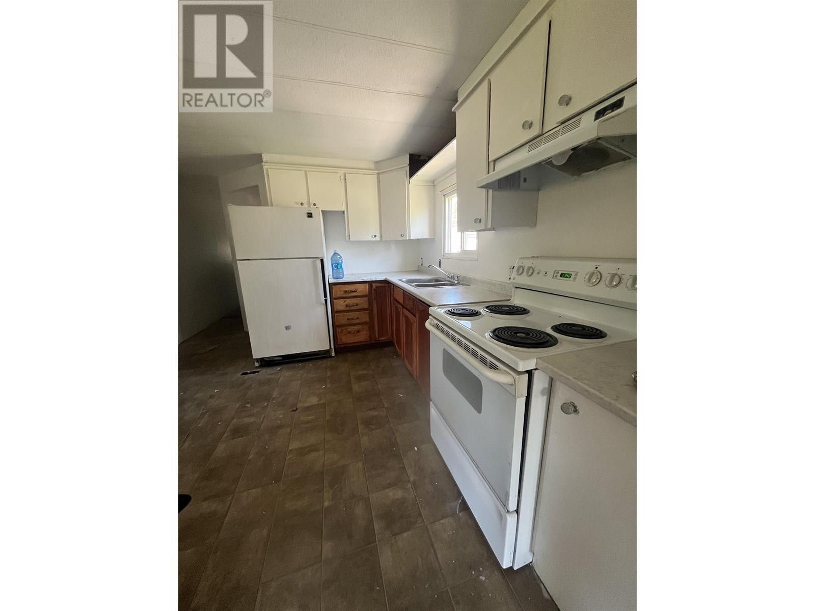 5557 103 Mile Lake Road, 100 Mile House, British Columbia  V0K 2E1 - Photo 9 - R3015017