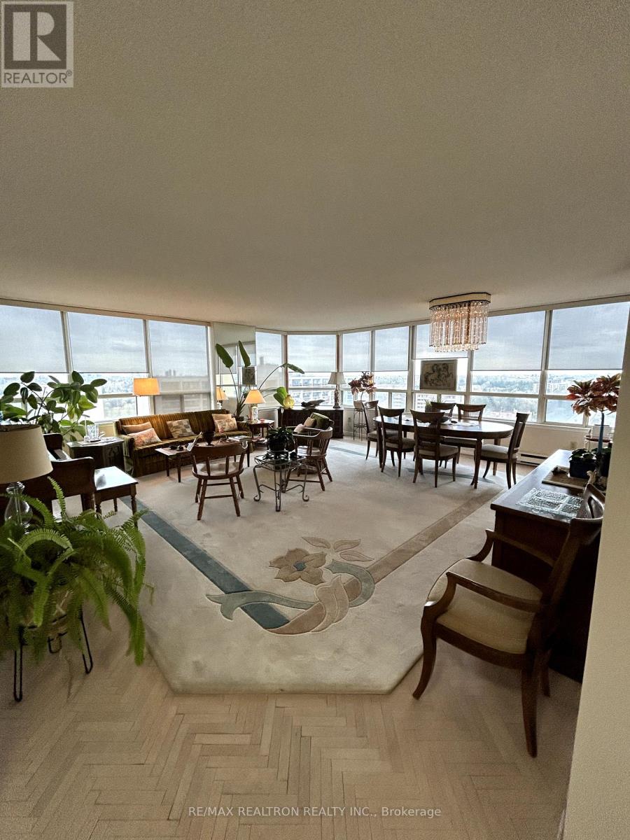 <div class="slider-price">$740,000</div><p>1604 - 10 Torresdale Avenue, Toronto, Ontario</p>