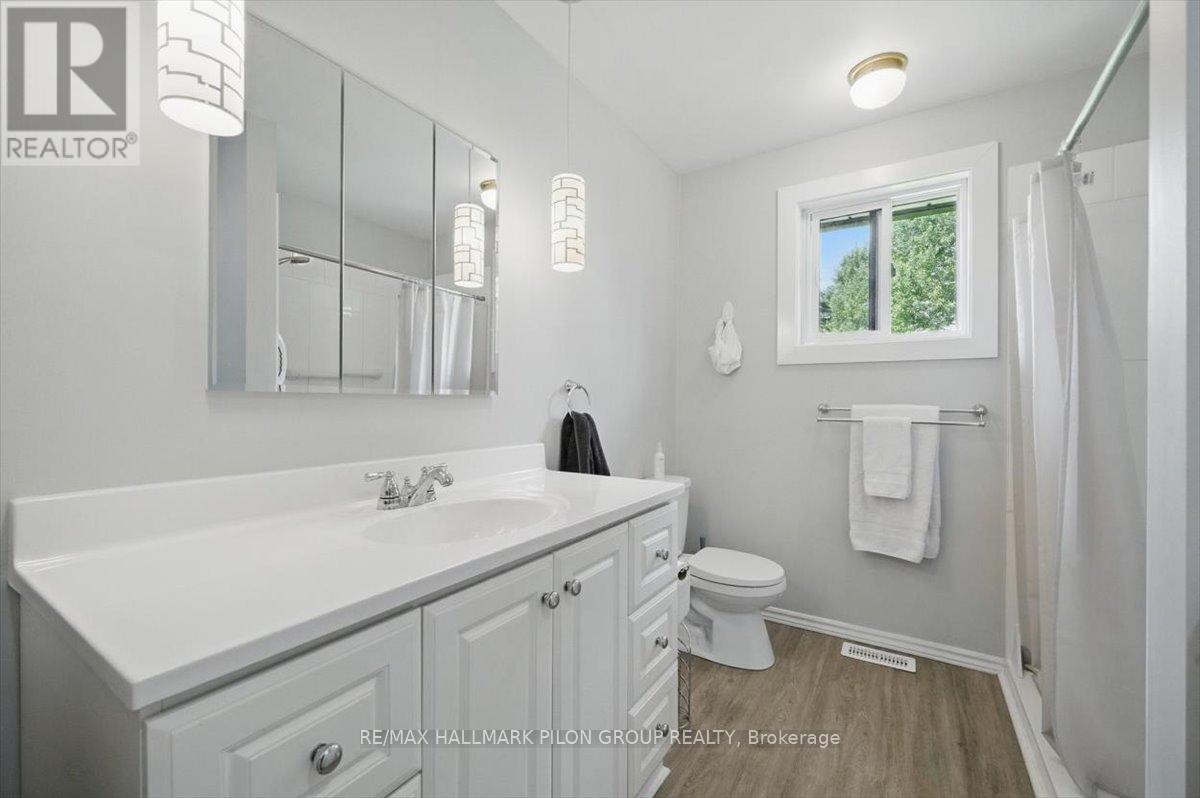 1125 Barnett Drive, Ottawa, Ontario  K4C 1C7 - Photo 13 - X12219064