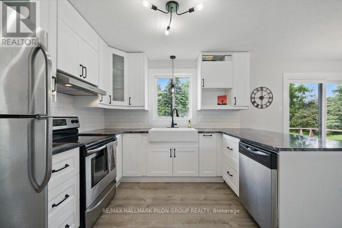 1125 Barnett Drive, Ottawa, Ontario  K4C 1C7 - Photo 6 - X12219064