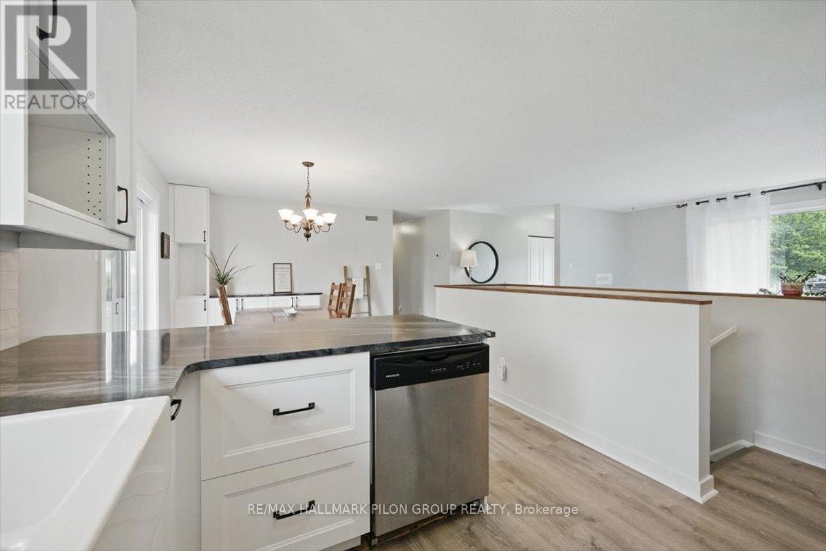 1125 Barnett Drive, Ottawa, Ontario  K4C 1C7 - Photo 8 - X12219064