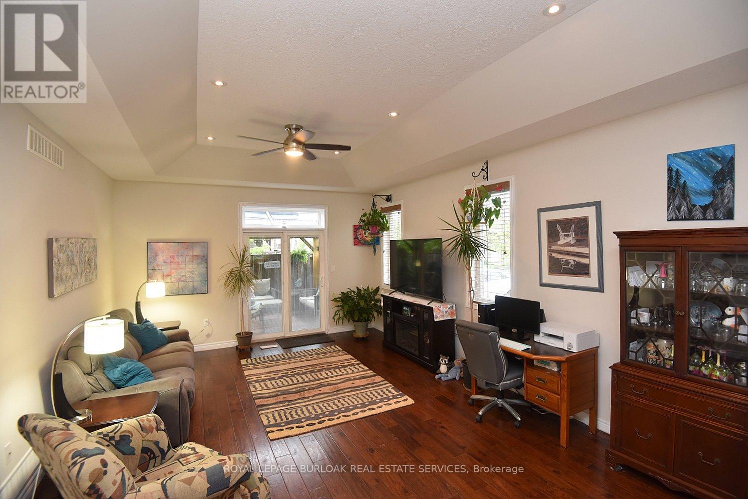 11 Ecker Lane, Hamilton, Ontario  L0R 1C0 - Photo 10 - X12168450