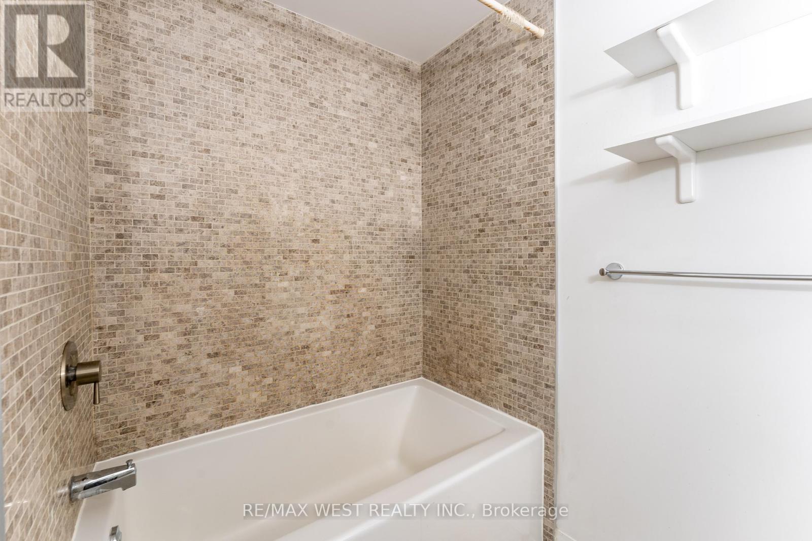 327 - 8 Mercer Street, Toronto (Waterfront Communities), Ontario  M5V 0C4 - Photo 13 - C12218702