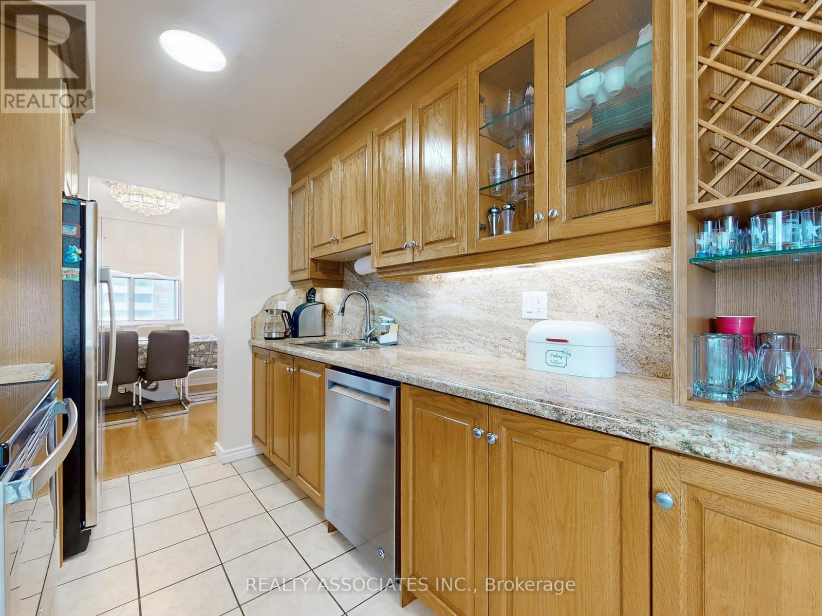 1704 - 205 Hilda Avenue, Toronto (Newtonbrook West), Ontario  M2M 4B1 - Photo 20 - C12218760