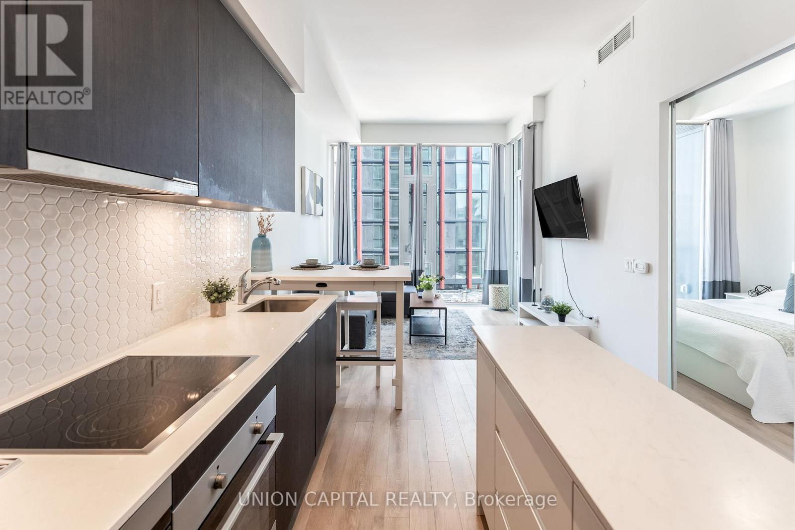 1313 - 158 Front Street E, Toronto (Moss Park), Ontario  M5A 0K9 - Photo 13 - C12218781